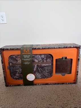 Realtree Travel Kit Gift Set